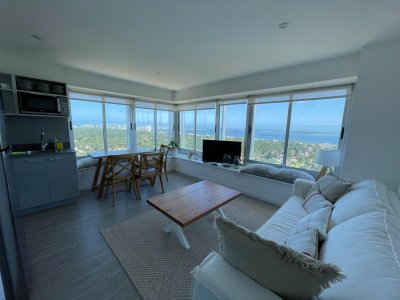 Divino apto. piso alto con muy buena vista a Playa Mansa
