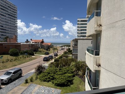 Lindisimo apartamento a 50 mts del mar, vista y amplia terraza