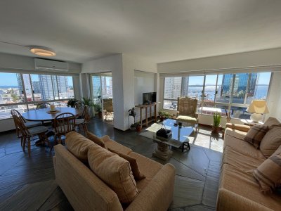 Excelente orientacion solar, linda vista a Playa Mansa