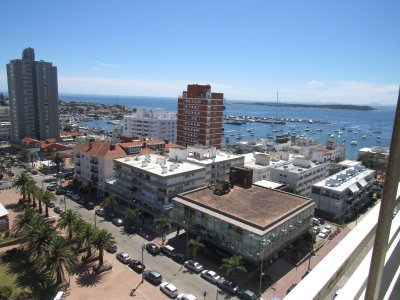 Buena vista al mar y al Puerto