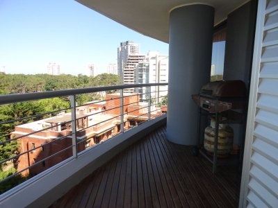 Lindo apartamento, luminoso, moderno, amplio