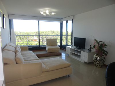 Lindo apartamento, luminoso, moderno, amplio