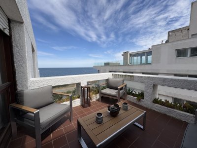 Buena vista , amplia terraza , lindo decorado 