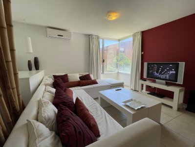 Lindo apto. a 50 mts del mar, servicio de playa, aire acondicionado