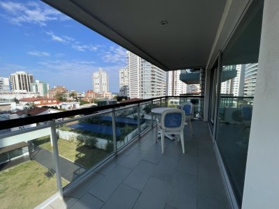 Muy lindo apartamento a metros de Playa Mansa y Brava!