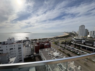 Muy lindo con vista al mar!!