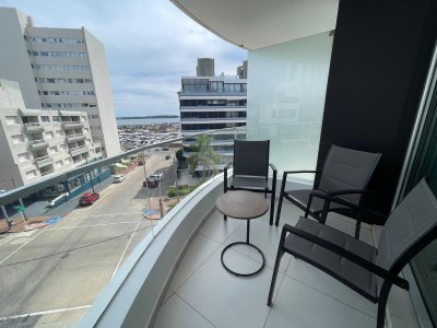 Terraza con vista al Puerto