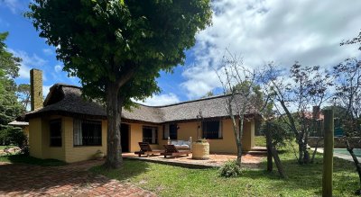 El mejor lugar para tus vacaciones , cerca del mar hermoso jardin