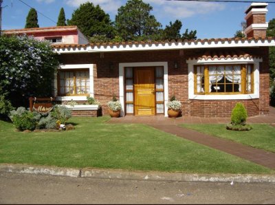 CASA EN LA MANSA A METROS DEL MAR