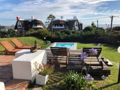 linda casa con vista al mar 