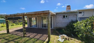 Venta Terreno en Miramar Acres con piscina en La Barra, Maldonado
