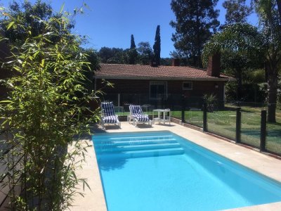 RESIDENCIA CON PISCINA EN LA ZONA SEÑORIAL DE PUNTA DEL ESTE
