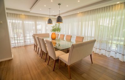 HERMOSA CASA UBICADA EN EL CORAZON DE PLAYA MANSA PUNTA DEL ESTE!!!!!