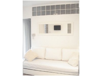 Apartamento muy bien ubicado, cuenta con 2 dormitorios y 12, dos baÃ±os.