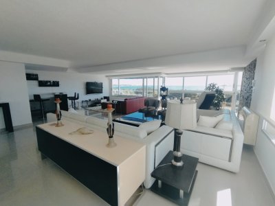 Apartamento frente al mar, 3 dormitorios más dependencia