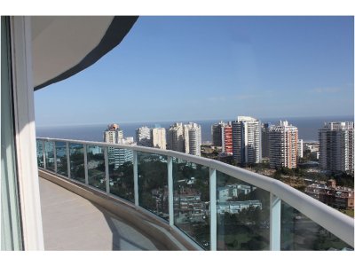 Venta apartamento, 3 dormitorios y dependencia, piso alto, Mansa, Punta del Este