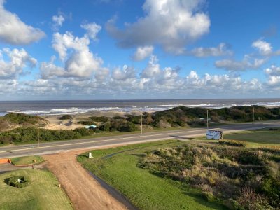 Brava, pent house, 4 suites más dependencia del servicio con vista al mar