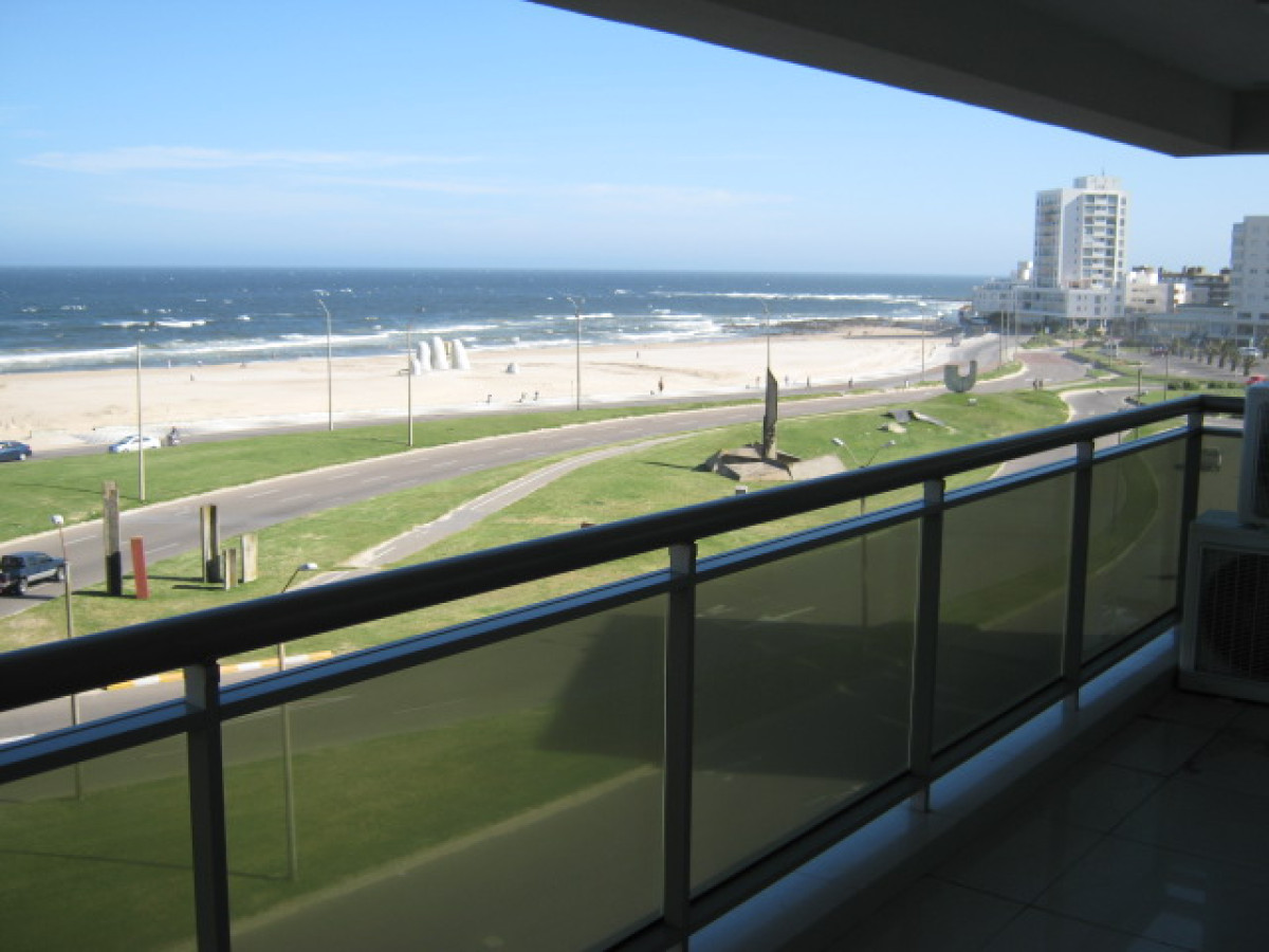 Apartamento en Alquiler, Brava, Punta del Este, 3 Dormitorios.