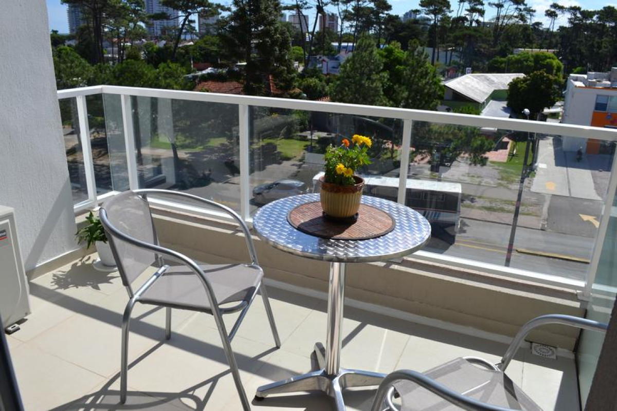 Apartamento en Alquiler, Aidy Grill, Punta del Este, 2 Dormitorios.