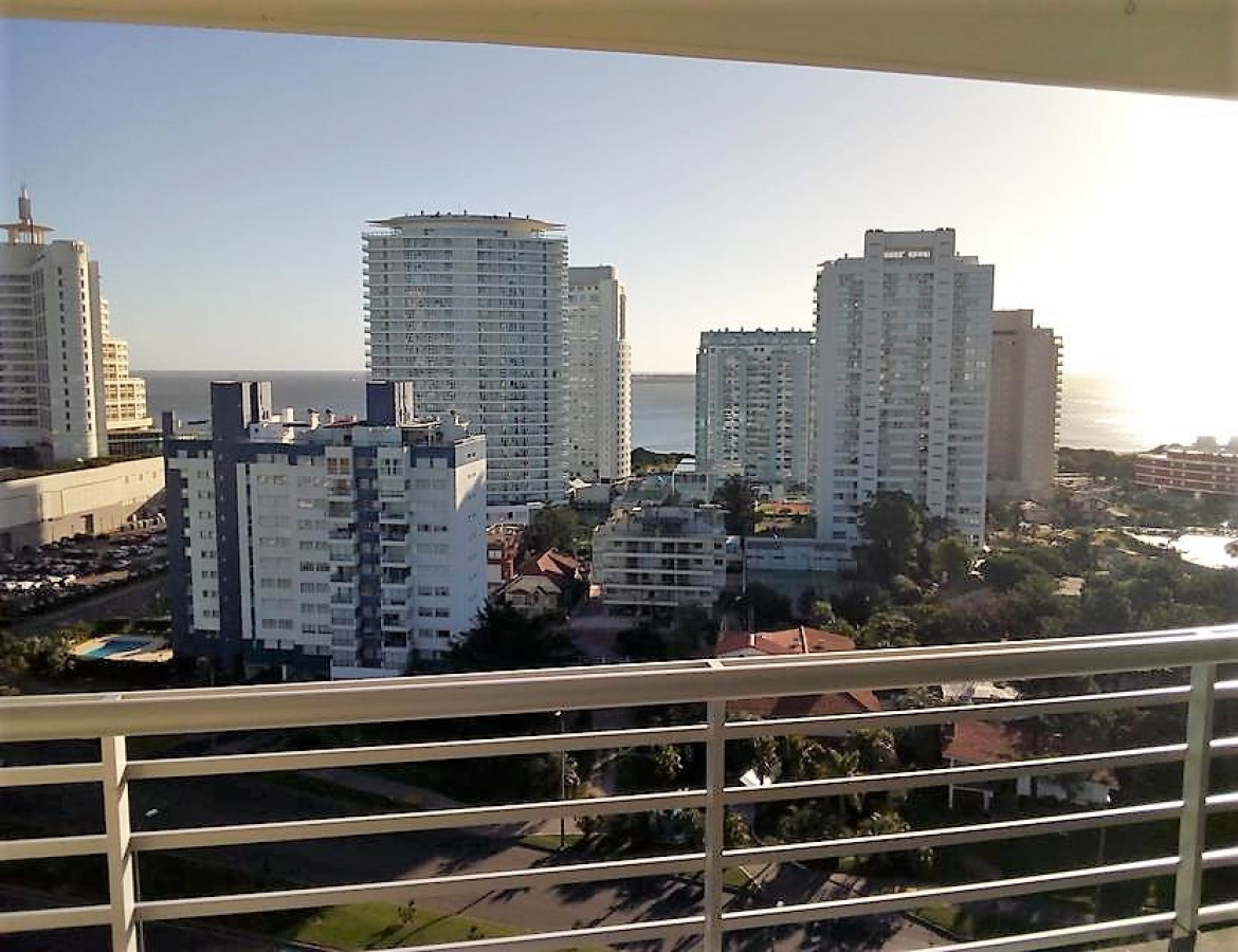 Apartamento en Venta, Mansa, Punta del Este, 2 Dormitorios.
