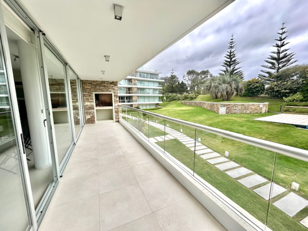 Venta en brava a 100 mts mar con 2 suites + toilette