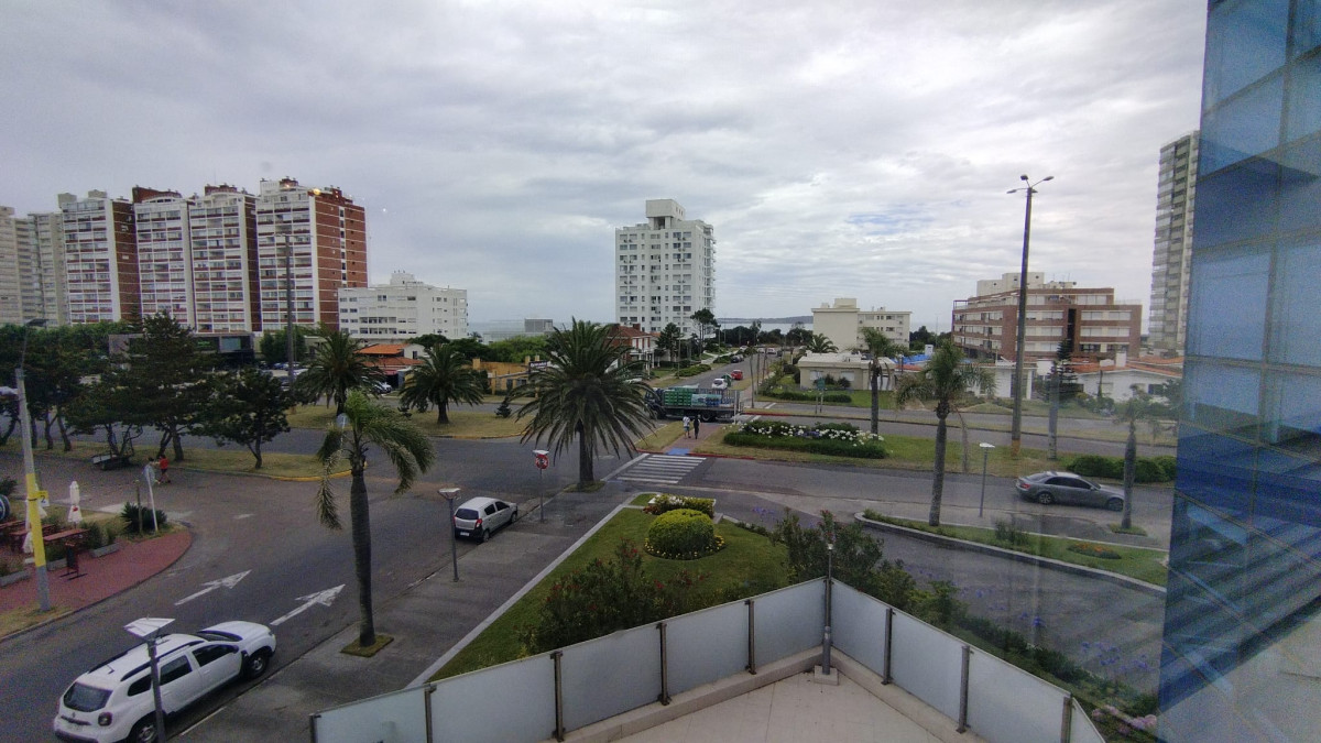 Apartamento en Alquiler de 3 dormitorios en Punta del Este
