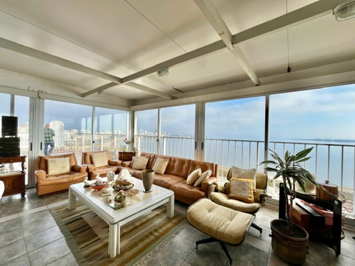 Venta pent house con 3 dormitorios y dependencia de servicio