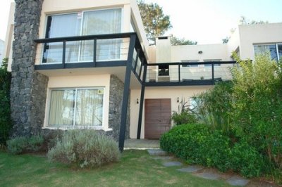 Casa en La Barra, Montoya