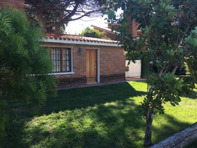 CASA EN BRAVA  A UNA CUADRA DEL MAR