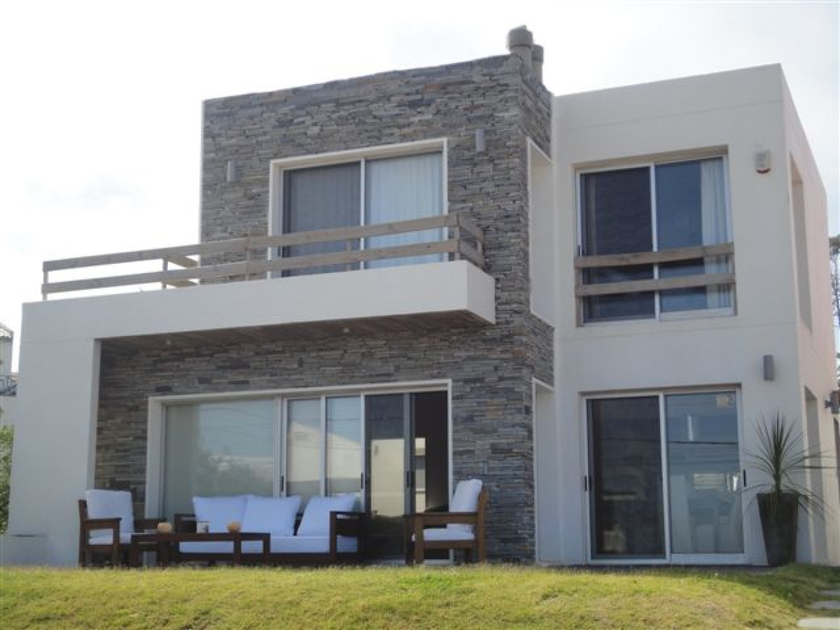 Casa en Montoya de 4 dormitorios 