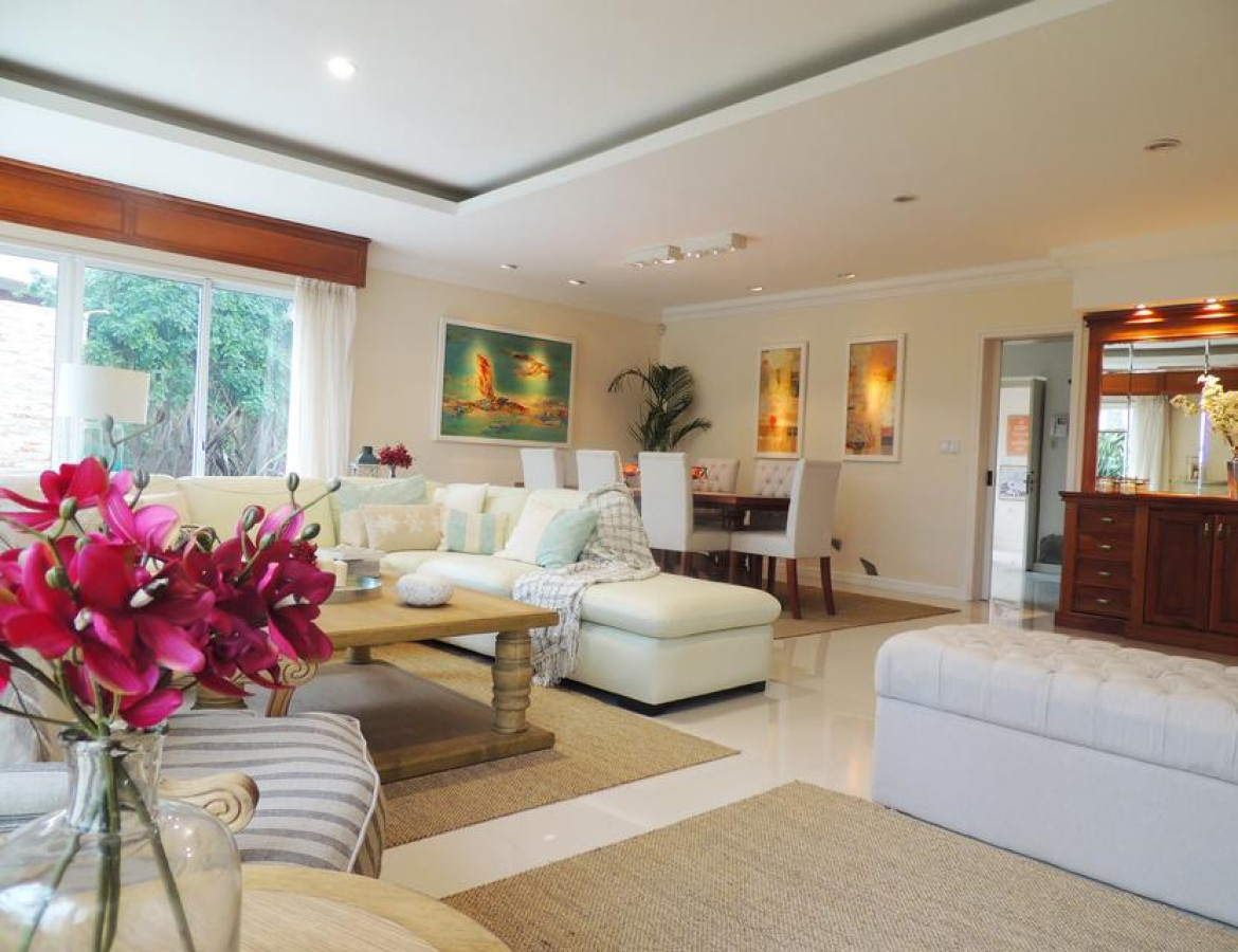 VENTA CASA EN MANSA  4 DORMITORIOS