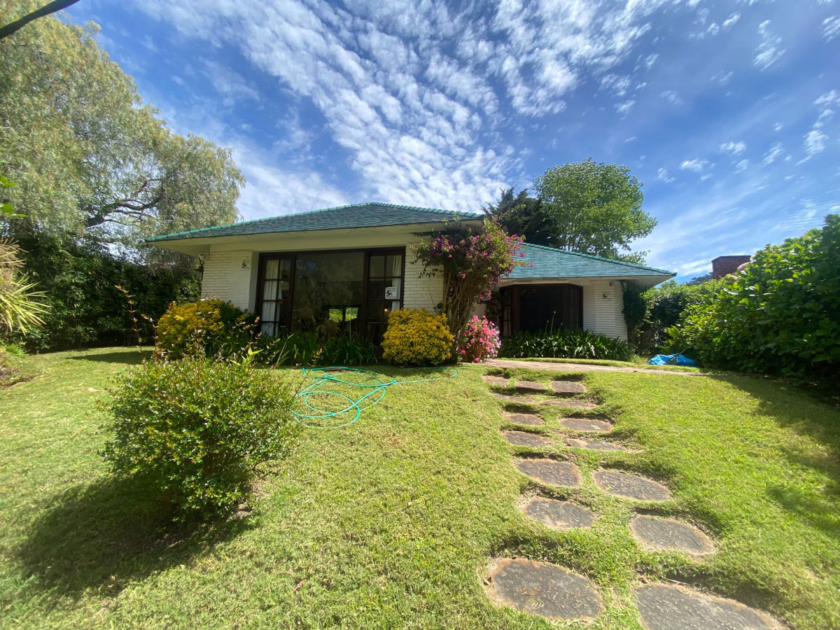 Alquiler 3 dormitorios y dependencia de servicio