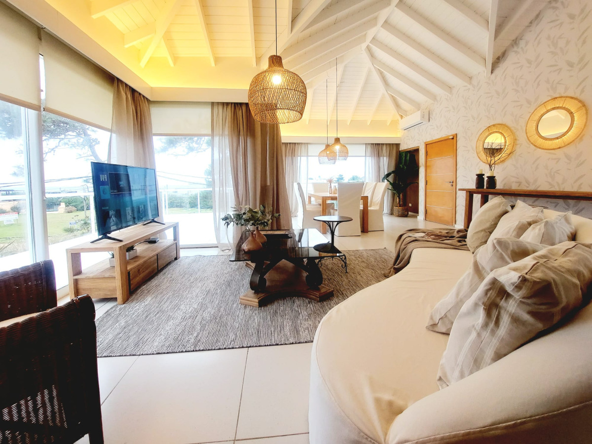 Venta y alquiler con 6 dormitorios más dependencia de servicio