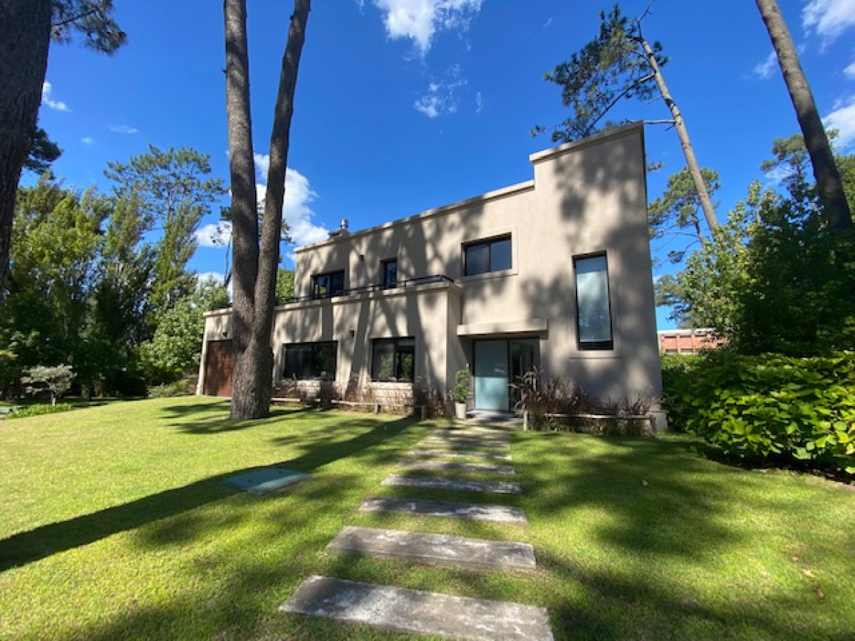 Barrio Cerrado en Pinares con 240 m2 edificados