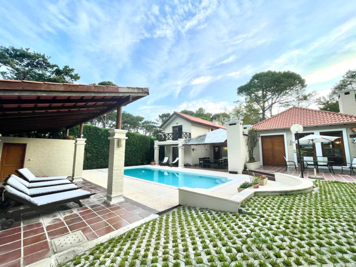 Venta en  San Rafael 4 dormitorios  con piscina