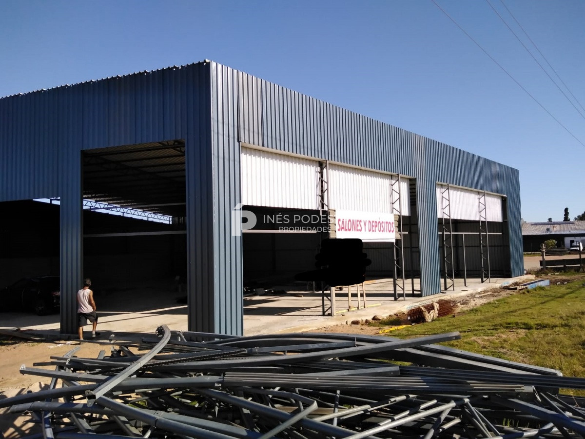 Gran galpón en alquiler - GoPunta - Portal Inmobiliario de Punta del Este - Maldonado