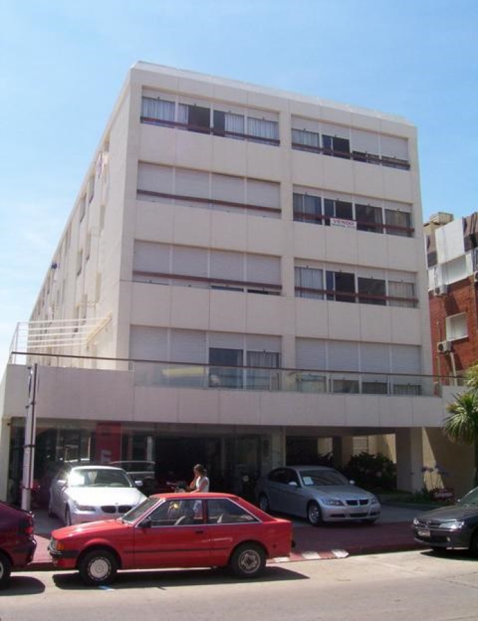 Apartamento en Alquiler anual, Península, Punta del Este, 1 Dormitorios.