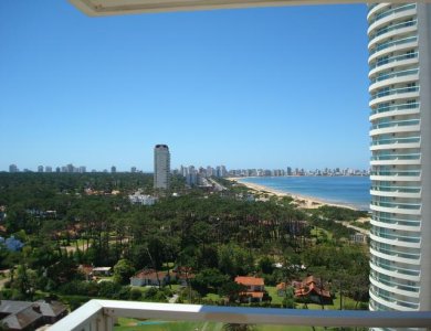 ALQUILER APARTAMENTO CON VISTA AL MAR EN TORRE CON SERVICIOS EN PLAYA MANSA 