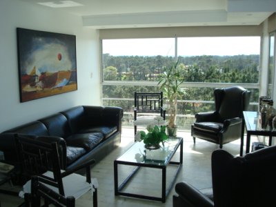 Apartamento con muy linda vista al bosque 