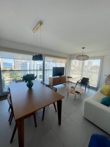 APARTEMENTO DE 2 DORMITORIOS Y 2 BAÑOS CON SERVICIOS 