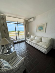 APARTAMENTO DE 1 DORMITORIO CON VISTA AL MAR EN PLAYA BRAVA 