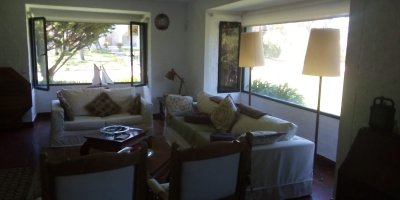 CASA EN PORTEZUELOS A UNA CUADRA DEL MAR 