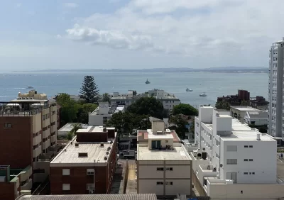 Oportunidad, hermoso apartamento ubicado en zona península de Punta del Este con vista al mar.