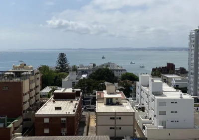 Oportunidad, hermoso apartamento ubicado en zona península de Punta del Este con vista al mar.