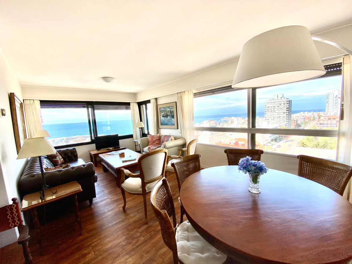 Piso alto en Peninsula con excelente vista al mar
