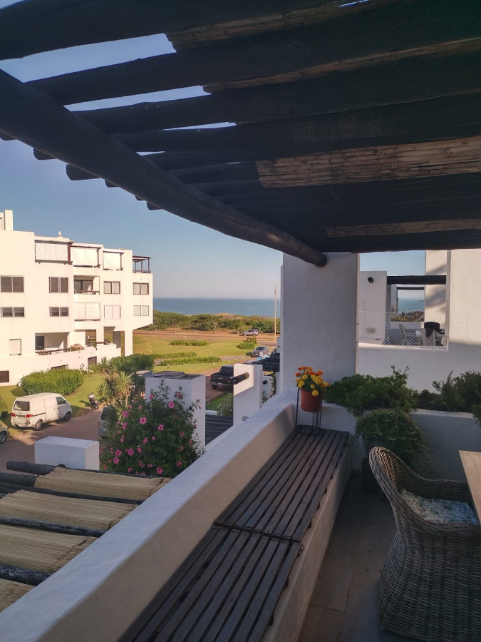 Excelente apartamento en playa brava 
