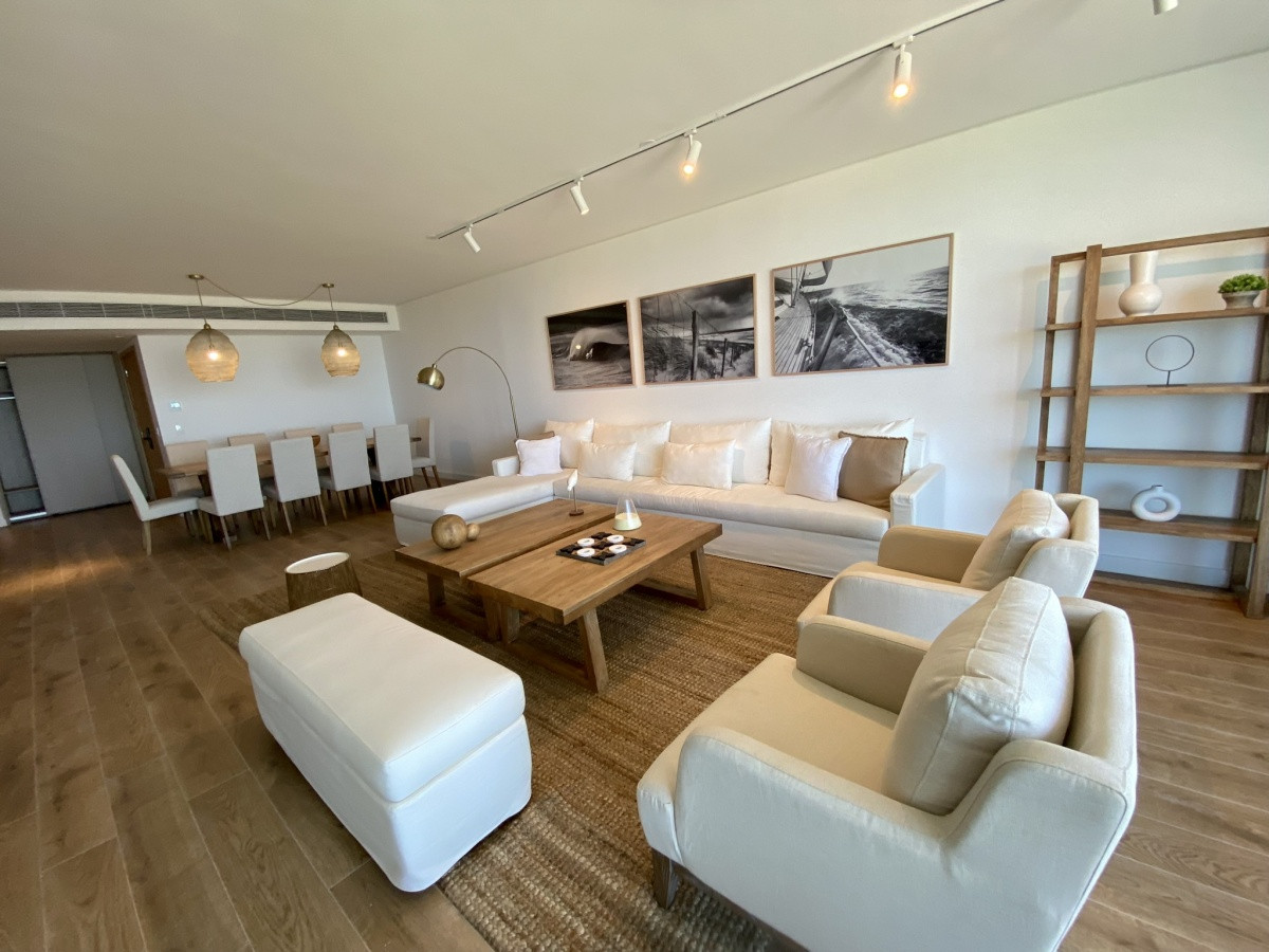 Excelente apartamento en venta primera línea playa brava 