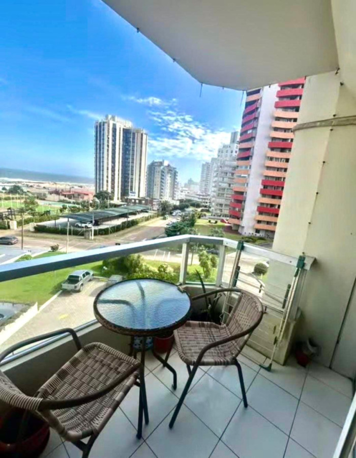 Excelente apatamento en venta en playa bava