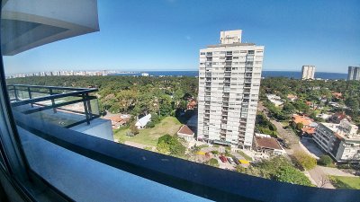 Piso alto en Roosevelt