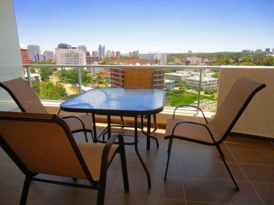 Apartamento 2 dormitorios en torre de primer nivel en venta, balconaje con excelente vista, losa radiante y amenities completos
